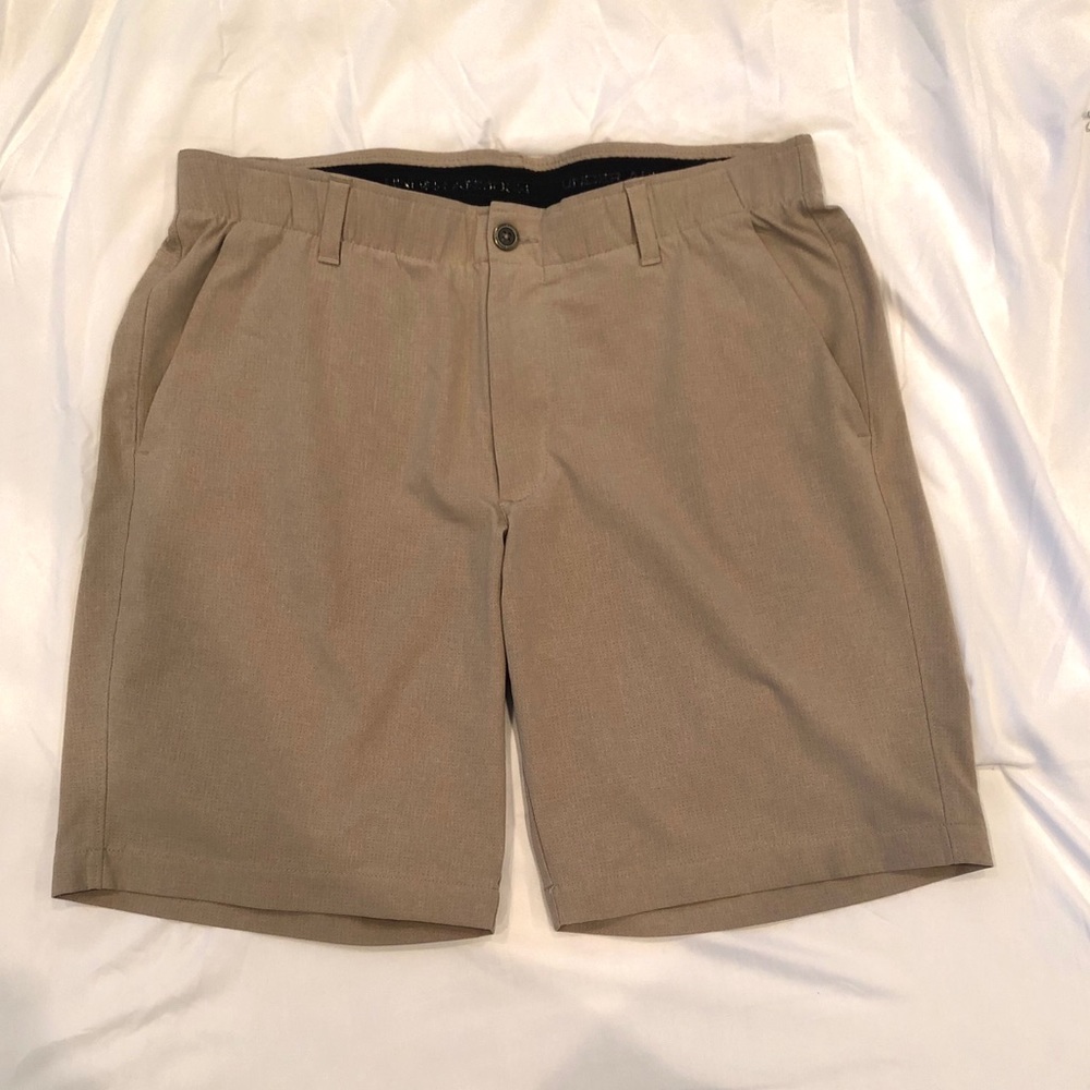 Under Armour Men’s Khaki Heatgear Shorts Size 36